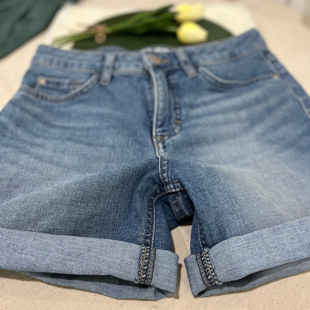 Lee Denim Regular Fit Short Mid Rise Light Blue Shorts, Washed - Not Worn, Sz. 6 - Picture 10 of 14